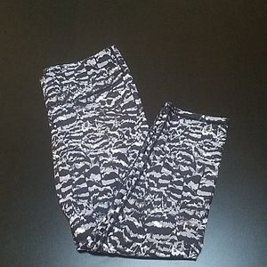 FABLETICS Salar Capri Leggings, size S